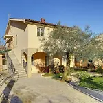 Apartment Ideal For Families With Pets